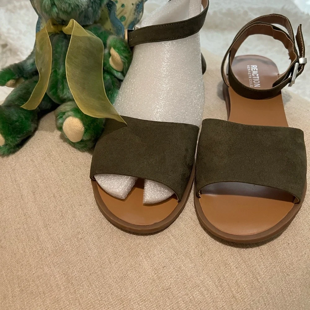 Kenneth Cole ankle strap sandal - Picture 2 of 4